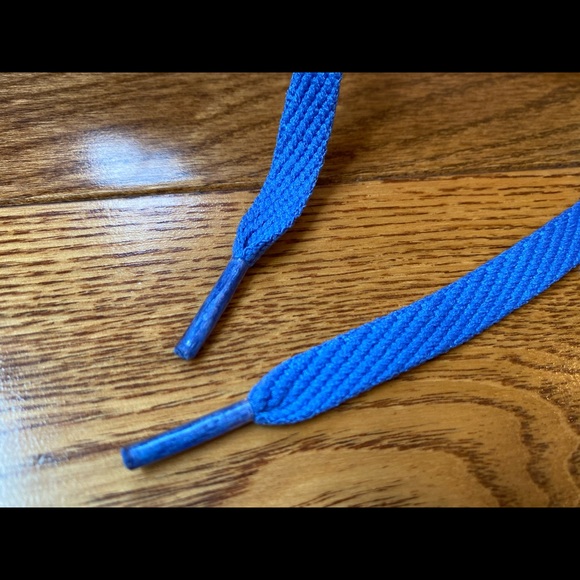 HEELYS -Youth Size 2. The Authentic Wheeled Shoe. - Picture 10 of 12